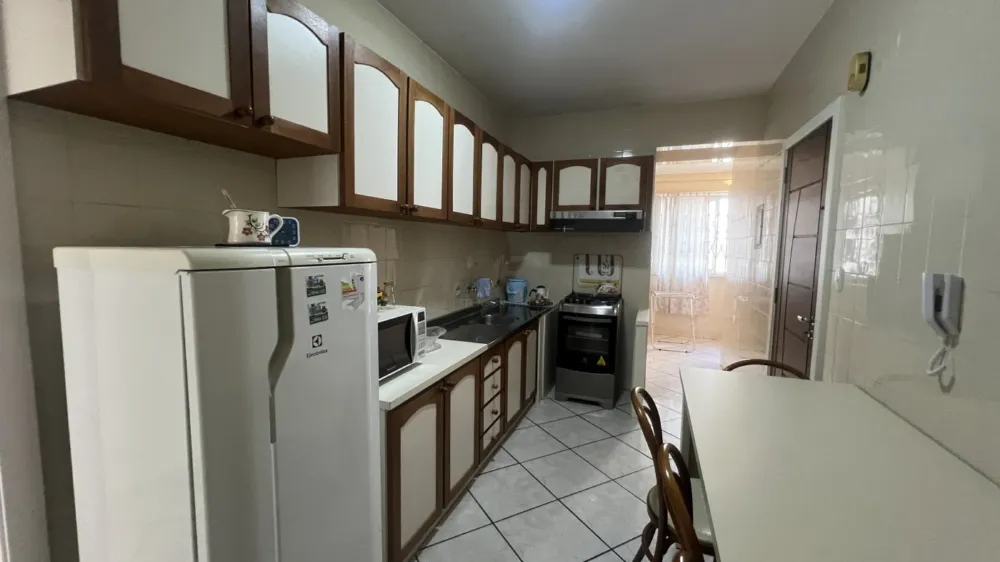 APARTAMENTO a 50 metros da AV Brasil 1 Suíte + 2 Dormitórios