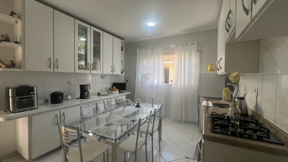Linda Casa Averbada Bairro Dom Bosco 1 Suíte + 2 Dormitórios