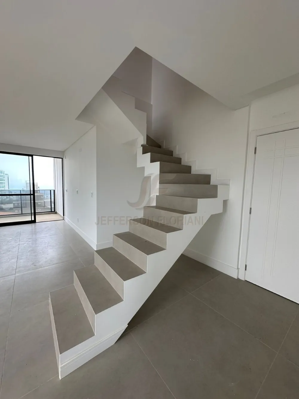 Duplex 3 Suítes na Brava em Itajaí a apenas 250 metros do mar