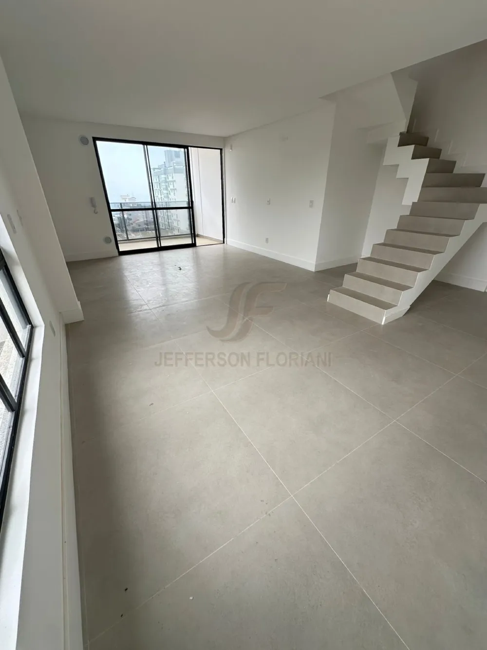 Duplex 3 Suítes na Brava em Itajaí a apenas 250 metros do mar