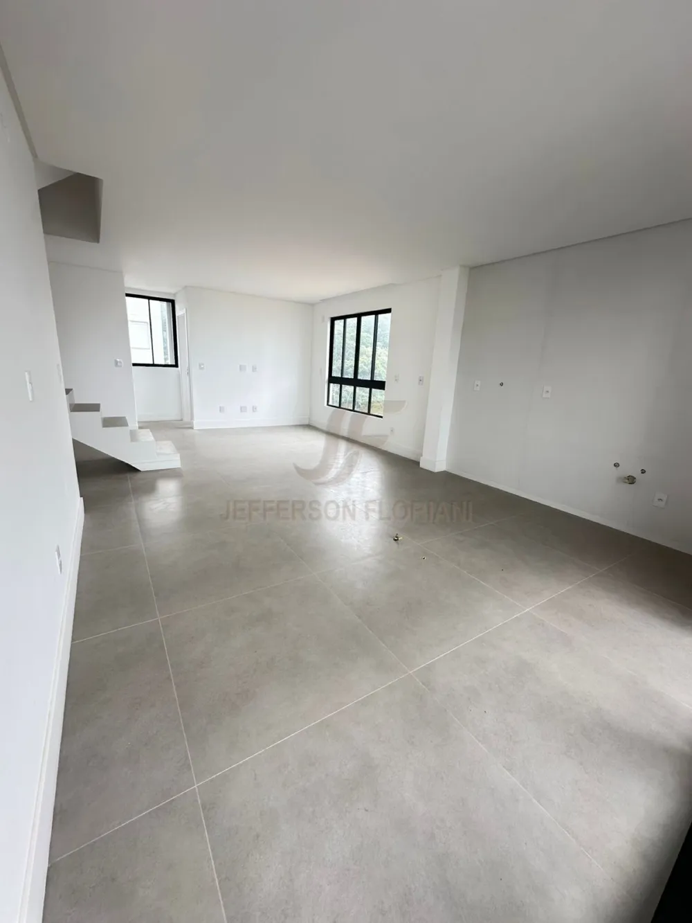 Duplex 3 Suítes na Brava em Itajaí a apenas 250 metros do mar