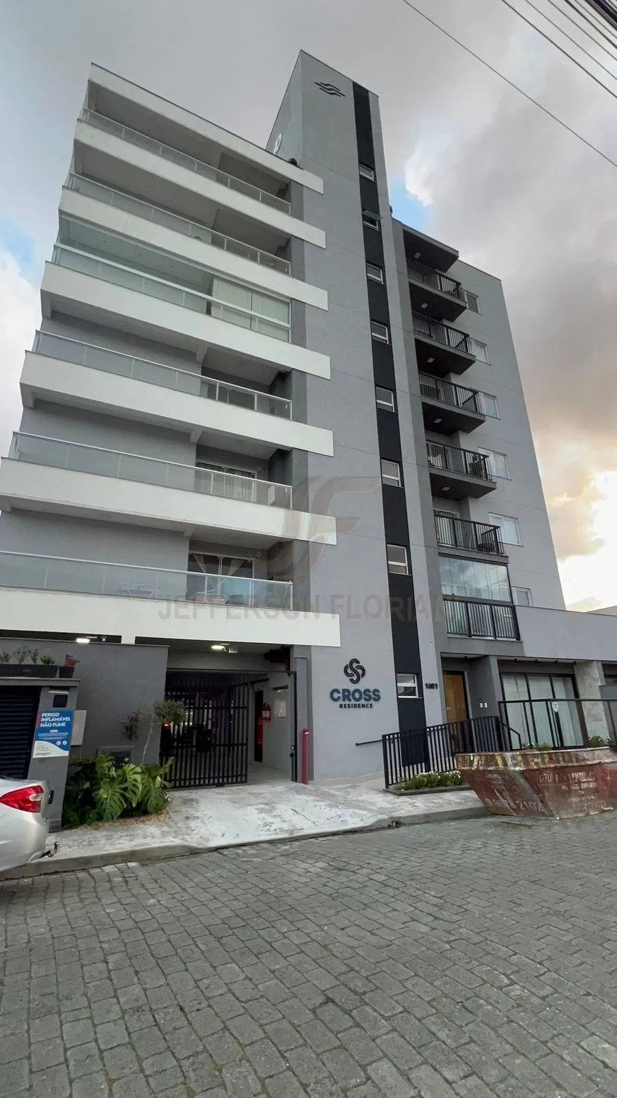 Apartamento Novinho 1 Suíte + 1 Dormitório Semi Mobiliado 