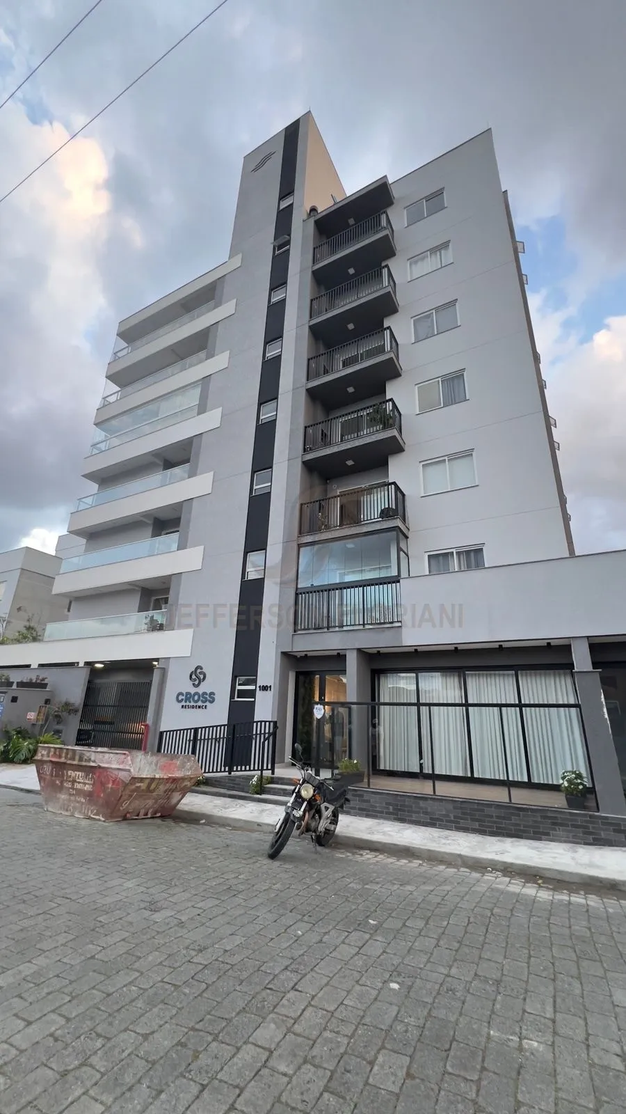 Apartamento Novinho 1 Suíte + 1 Dormitório Semi Mobiliado 