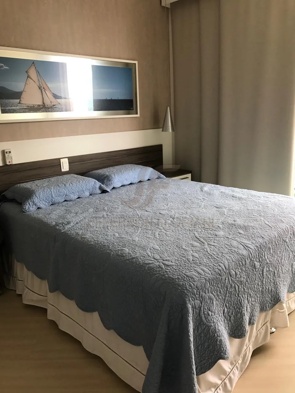 Resort Frente Mar em Meia Praia com 4 suítes