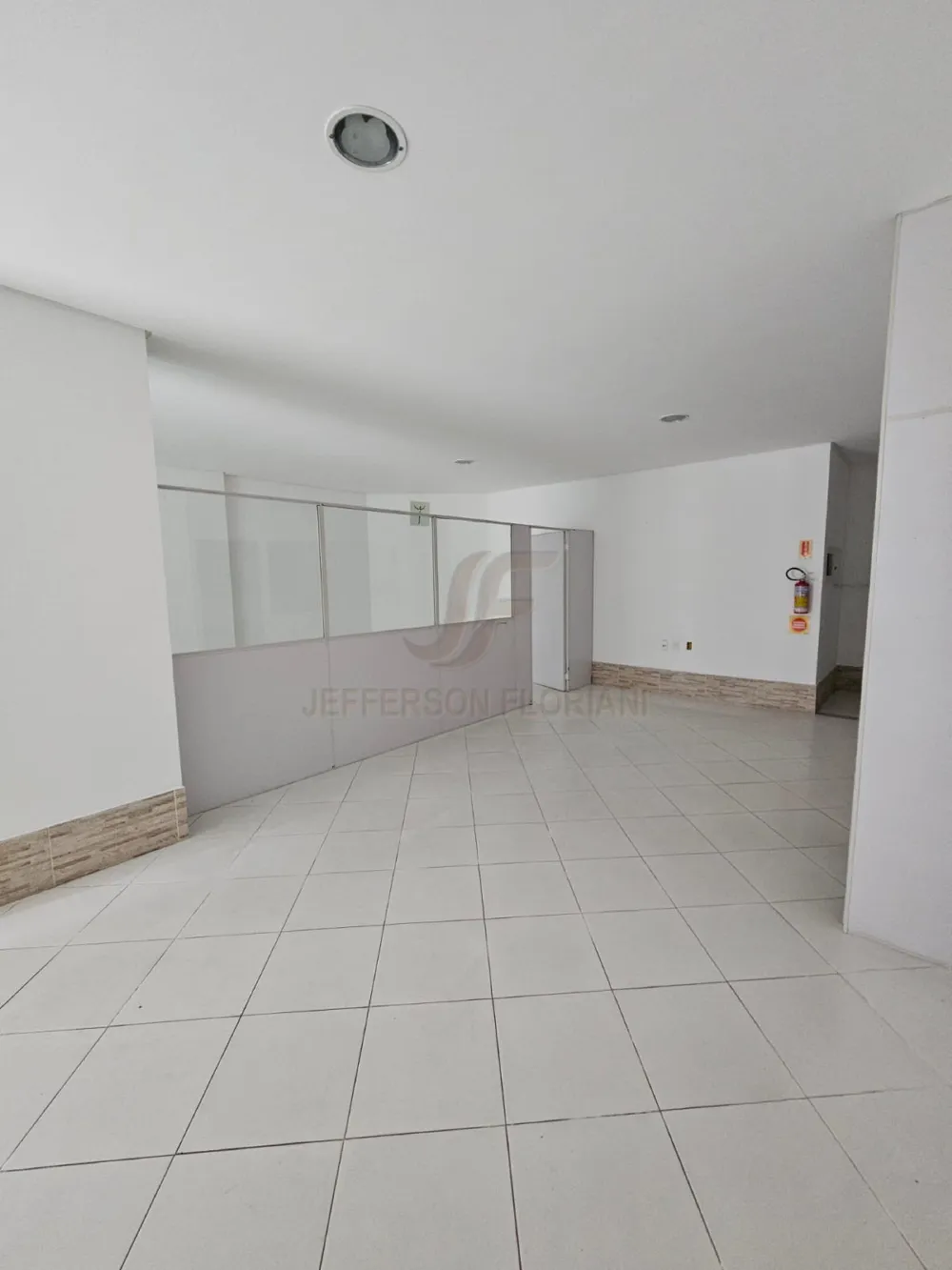Sala comercial para Locação Anual no bairro Centro em Balneário Camboriú