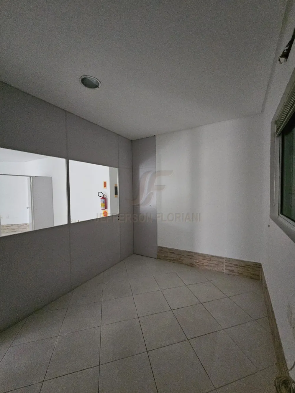 Sala comercial para Locação Anual no bairro Centro em Balneário Camboriú