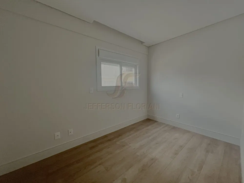 Novo Rua Lauro Muller com 2 Suítes + 2 Demi Suítes 3 vagas