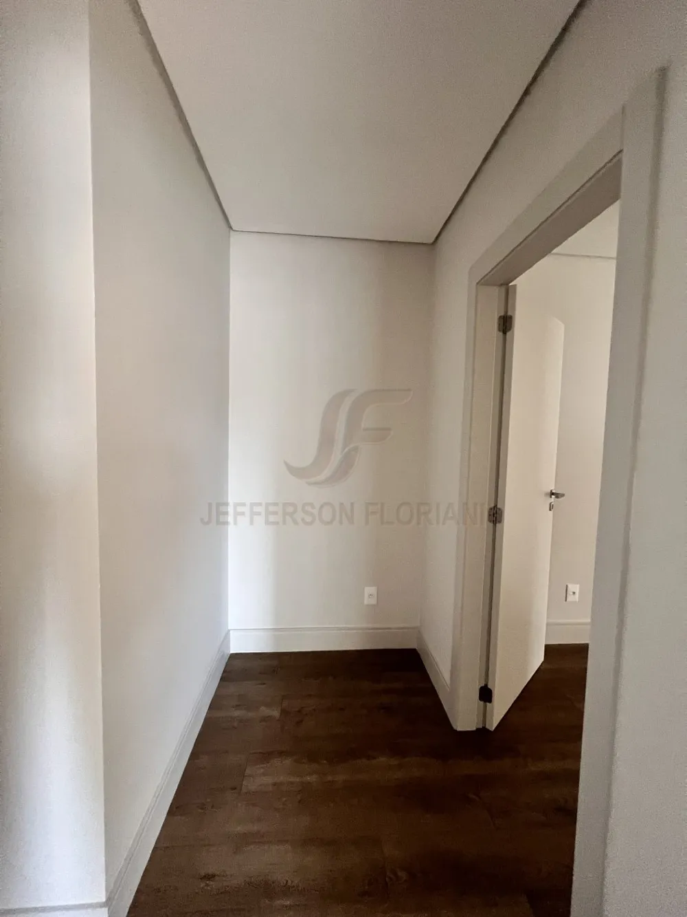 Novo Rua Lauro Muller com 2 Suítes + 2 Demi Suítes 3 vagas