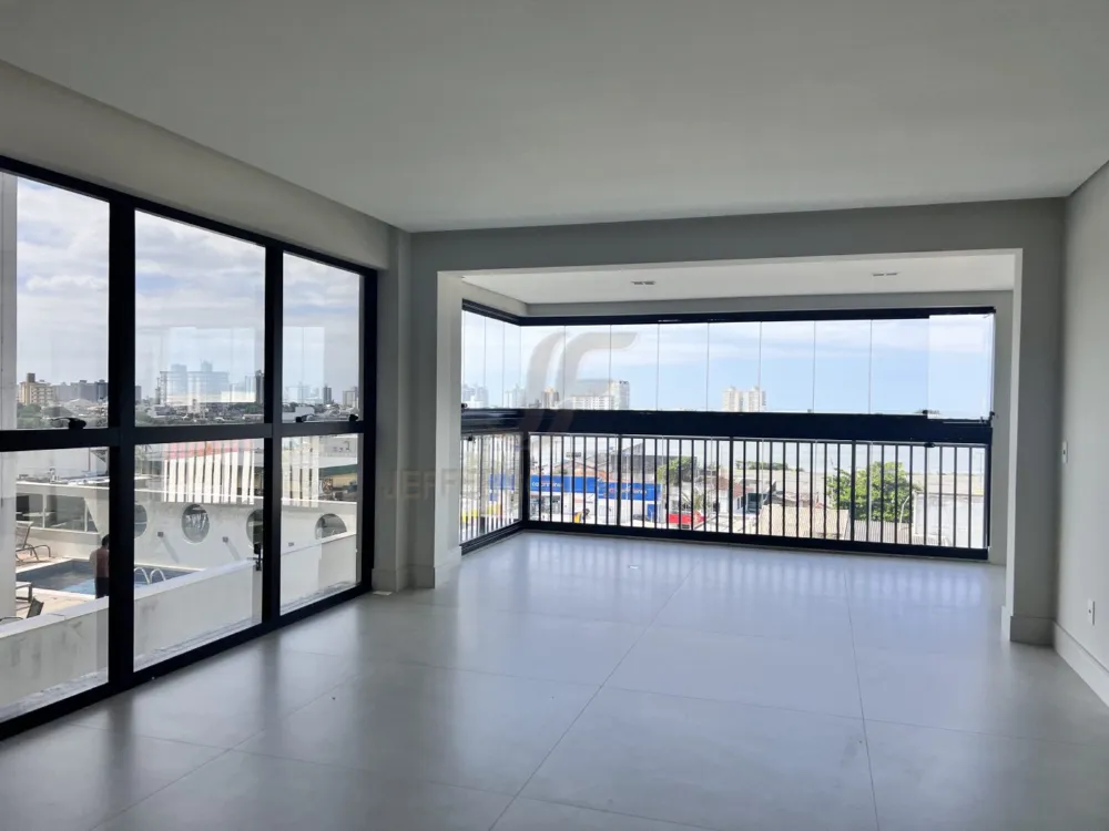 Novo Rua Lauro Muller com 2 Suítes + 2 Demi Suítes 3 vagas