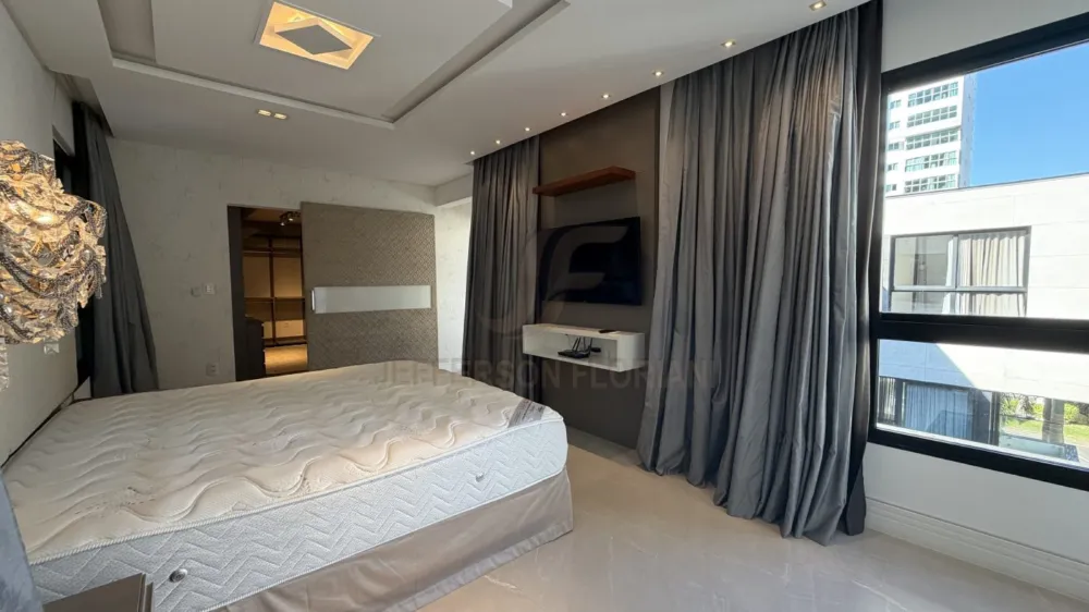 Casa Cond Porto Riviera com 4 Suítes, Elevador, Piscina
