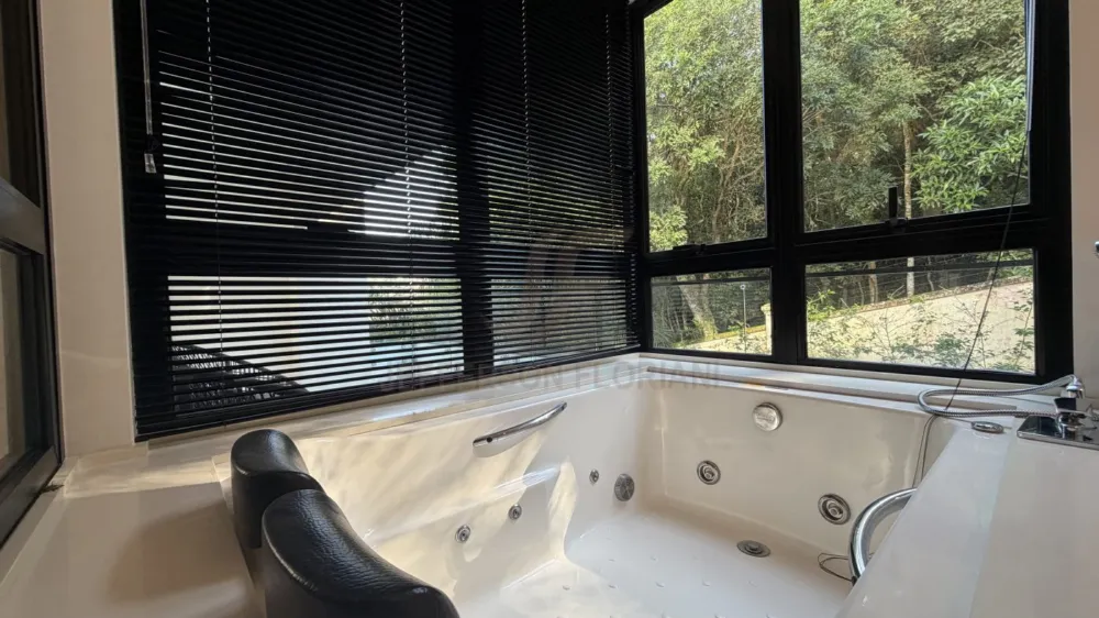 Casa Cond Porto Riviera com 4 Suítes, Elevador, Piscina