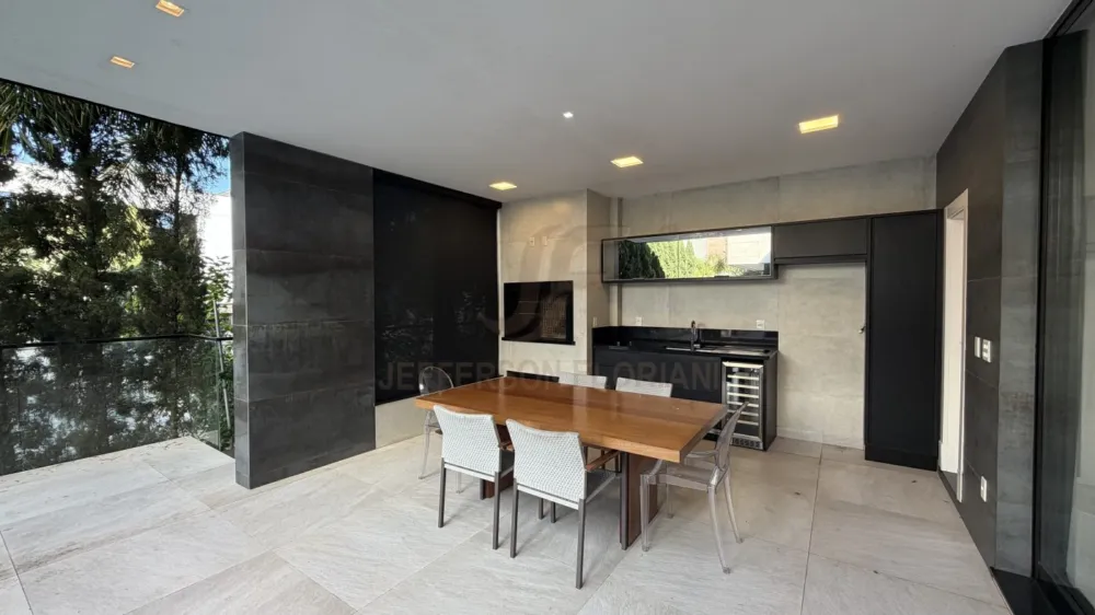 Casa Cond Porto Riviera com 4 Suítes, Elevador, Piscina