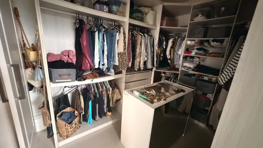 Linda Mansao Cond Porto Riviera Praia Brava com 6 Dormitórios