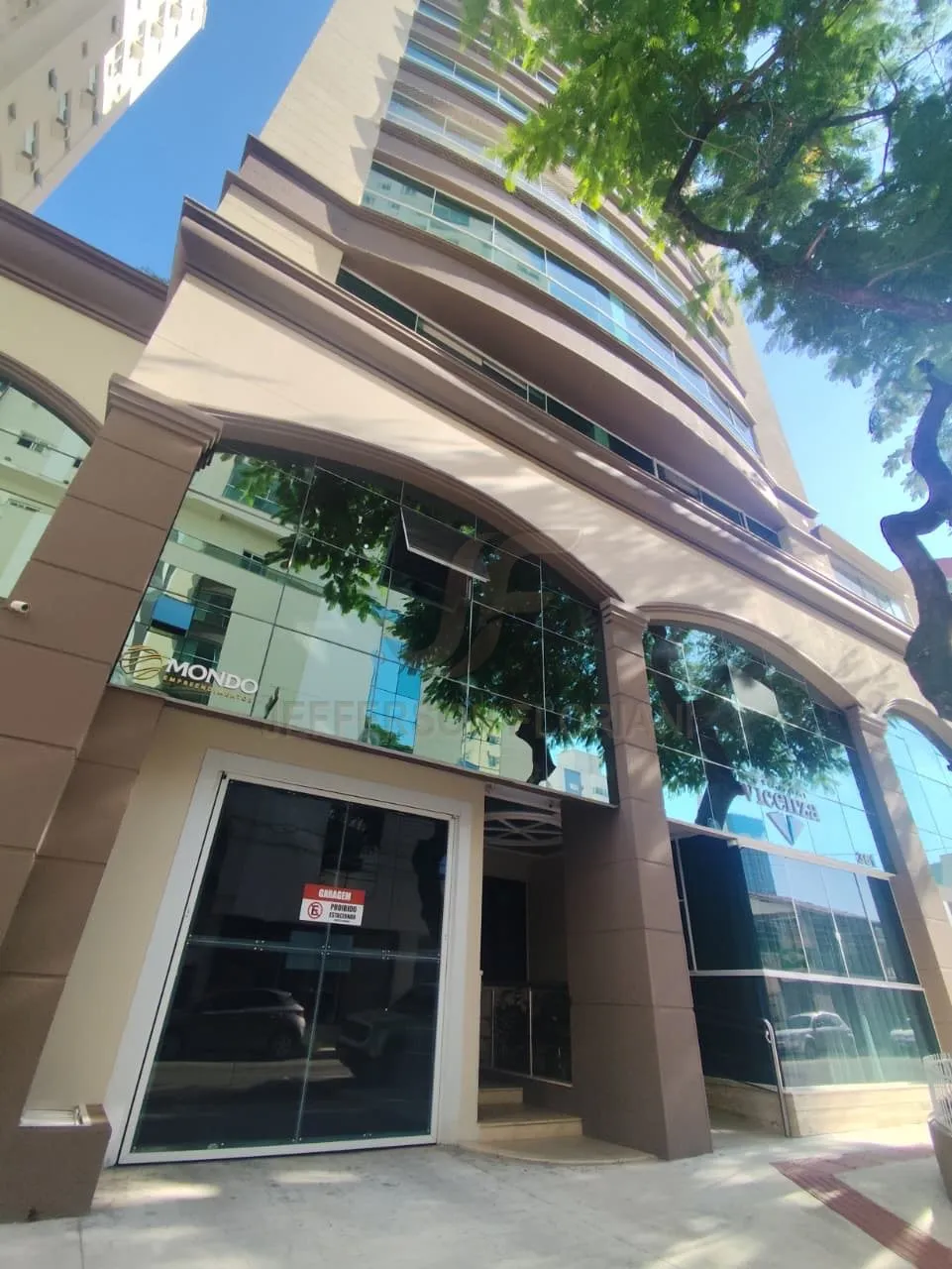 Apartamento 2 suítes para Locação Anual no bairro Pioneiros em Balneário Camboriú