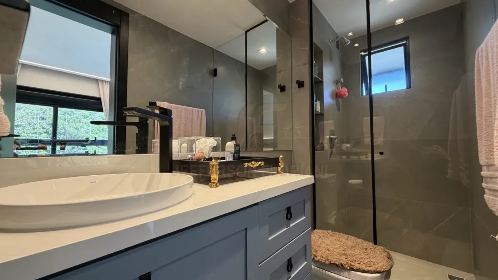 Apartamento Zerado lindo 3 Dormitórios (sendo um closet reversível)
