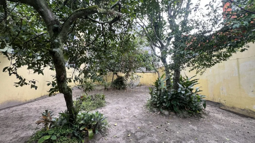 Seu lar em Canto Grande, Casa a poucos metros do Mar 