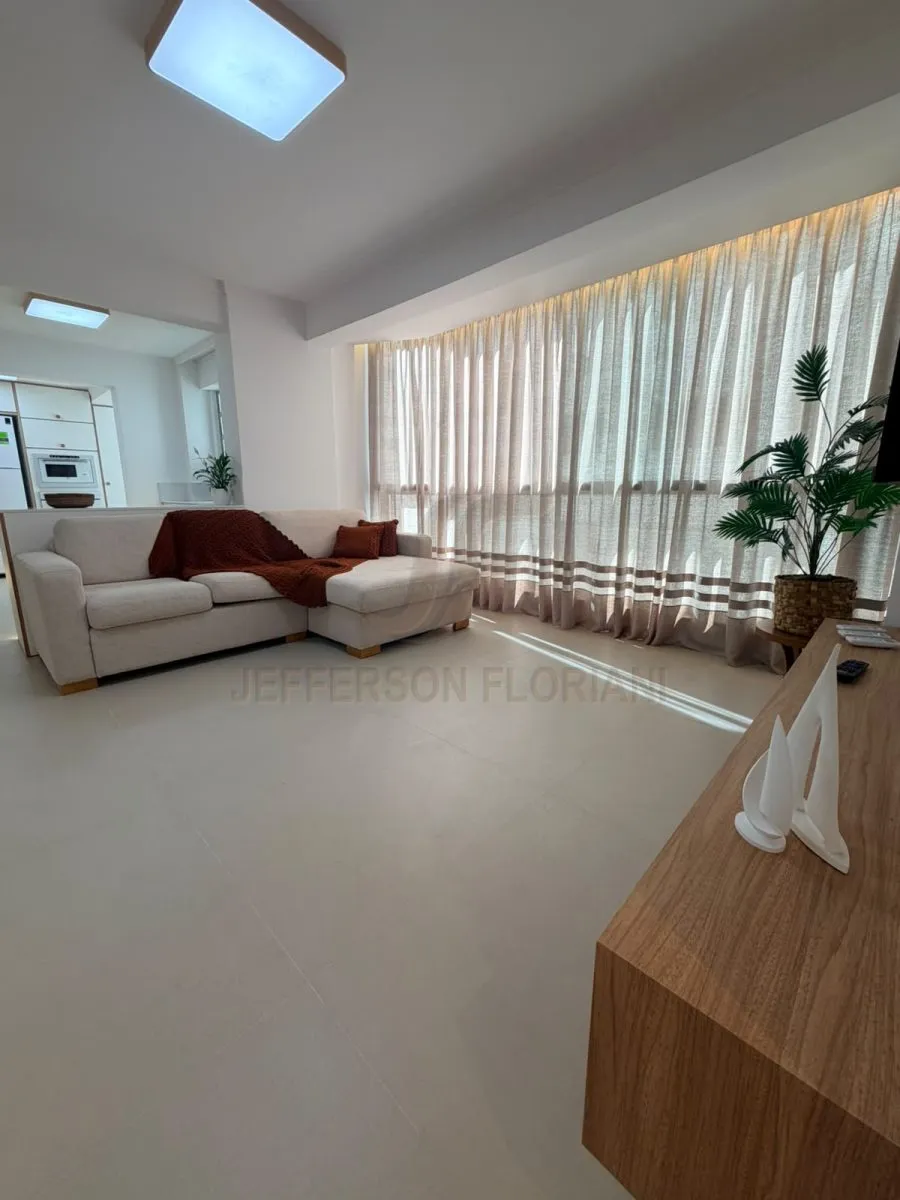 Apartamento QUADRA MAR em Balneário Camboriú 1 Suíte + 1 Dormitório