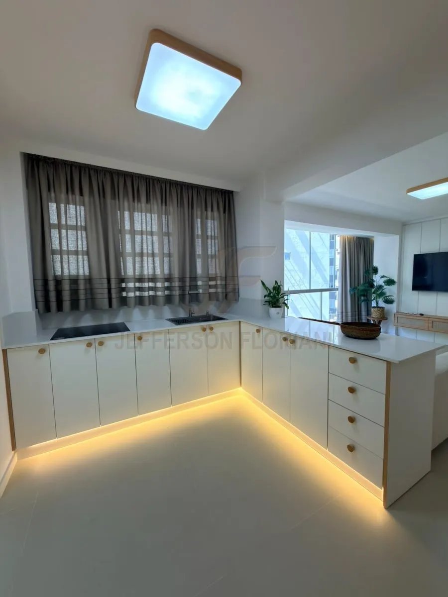 Apartamento QUADRA MAR em Balneário Camboriú 1 Suíte + 1 Dormitório