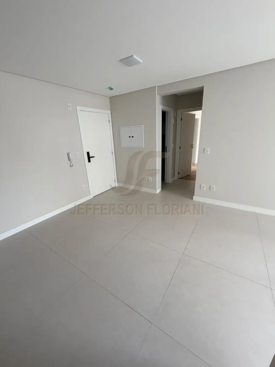 LOCAÇÃO NO CENTRO 1 SUÍTE + 1 DORMITÓRIO MOBILIADO NOVO
