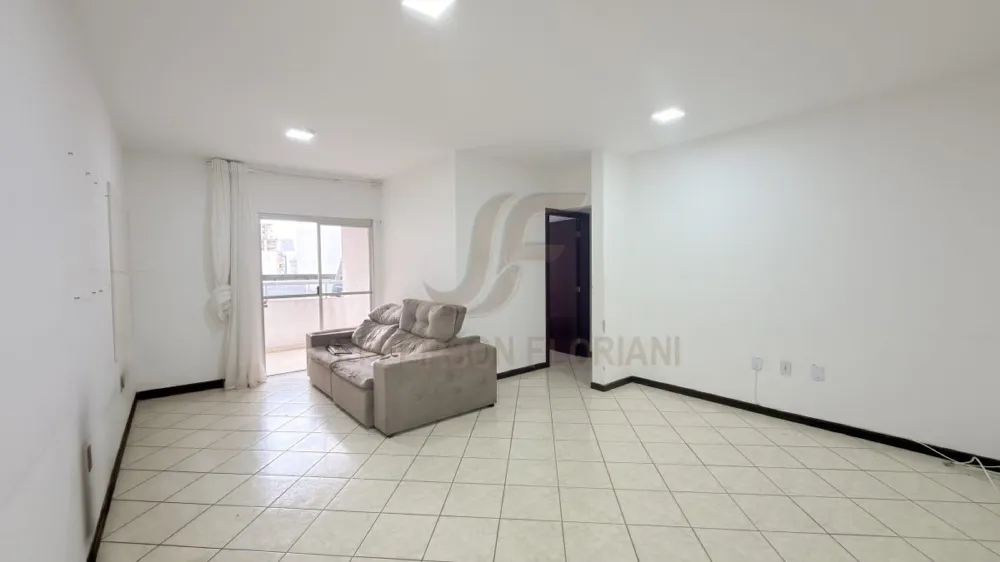 Apartamento no Centro em Frente ao Forum com 3 dormitórios sendo 1 Suíte e 2 Vagas