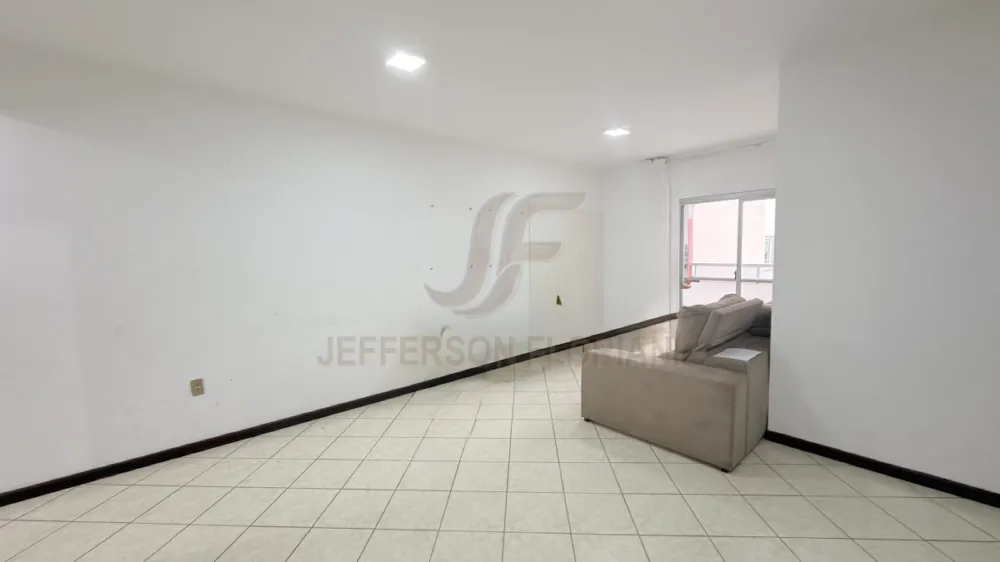 Apartamento no Centro em Frente ao Forum com 3 dormitórios sendo 1 Suíte e 2 Vagas