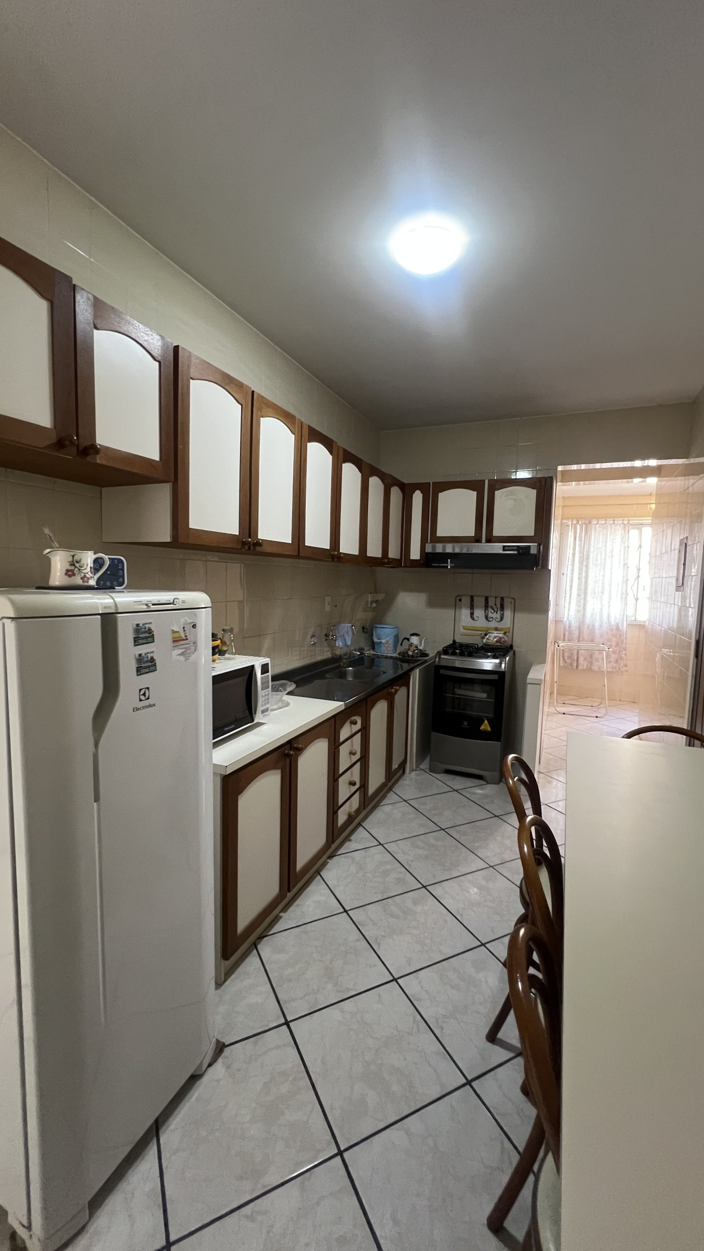 APARTAMENTO a 50 metros da AV Brasil 1 Suíte + 2 Dormitórios