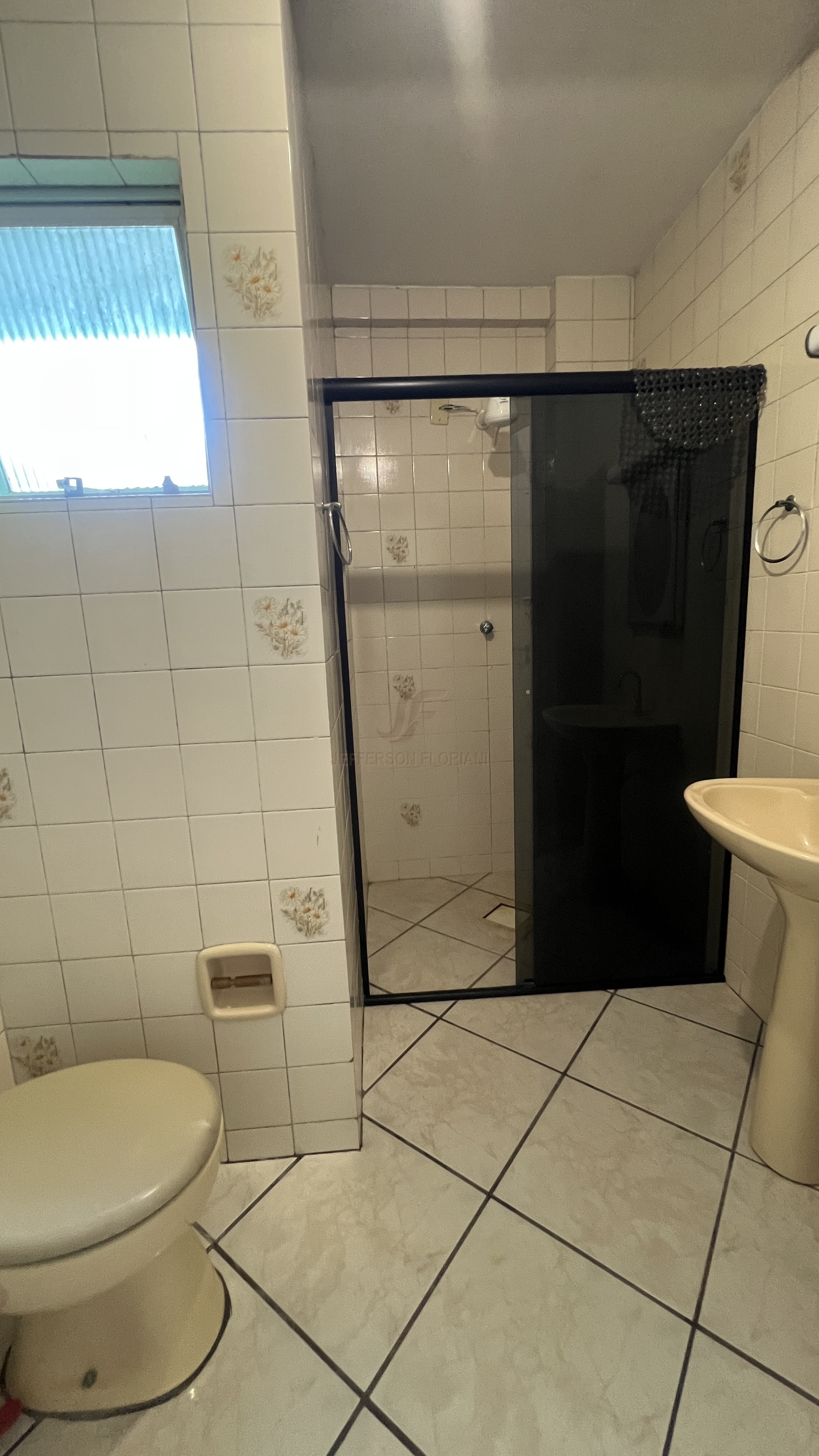 APARTAMENTO a 50 metros da AV Brasil 1 Suíte + 2 Dormitórios