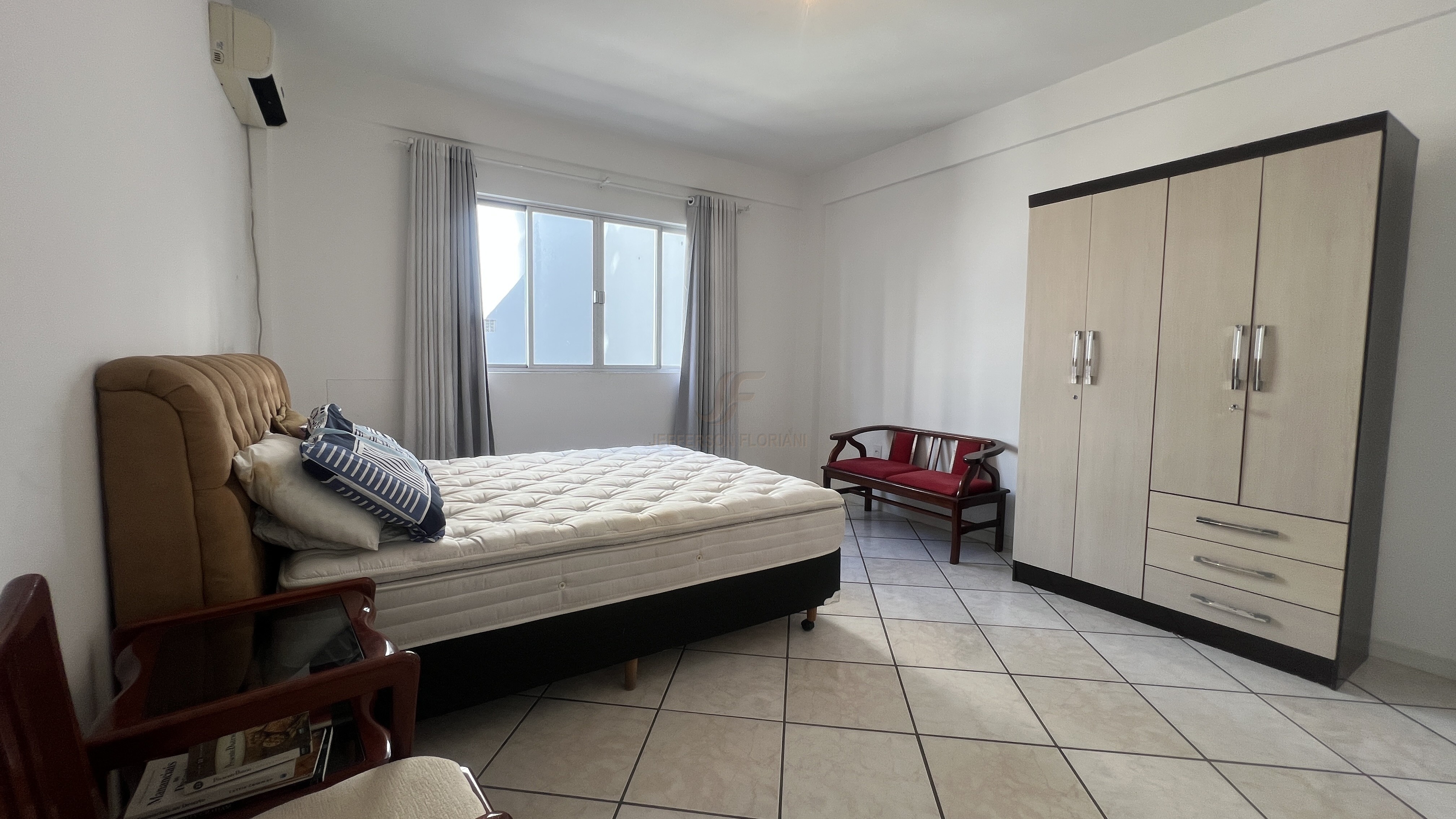 APARTAMENTO a 50 metros da AV Brasil 1 Suíte + 2 Dormitórios