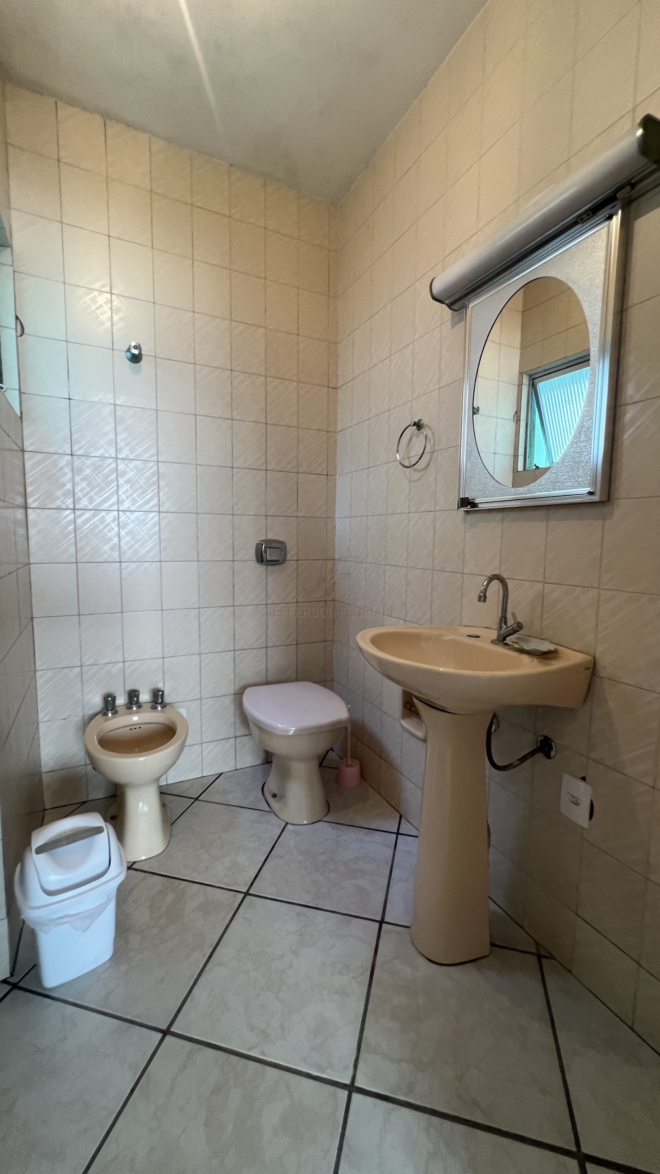 APARTAMENTO a 50 metros da AV Brasil 1 Suíte + 2 Dormitórios