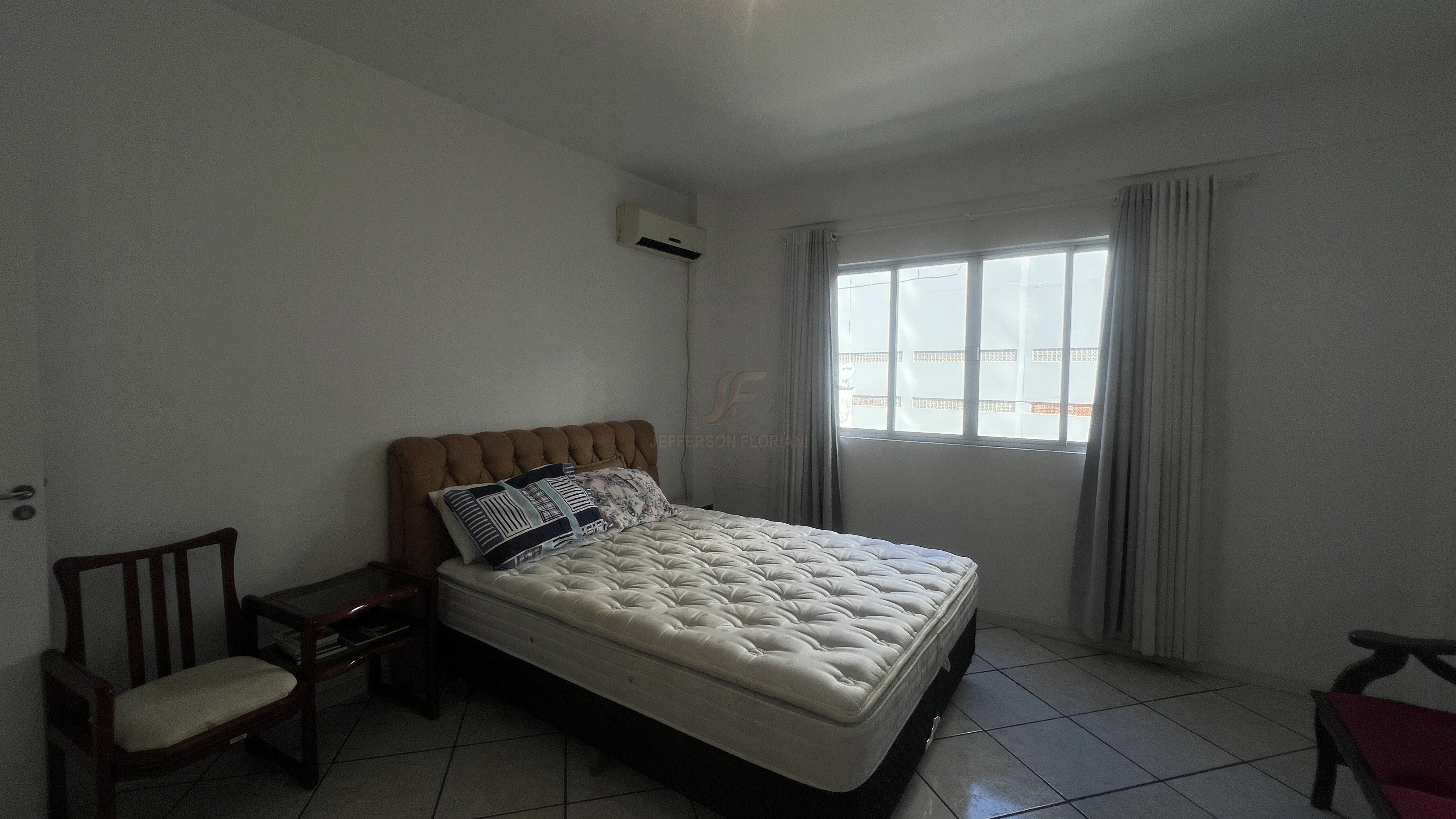 APARTAMENTO a 50 metros da AV Brasil 1 Suíte + 2 Dormitórios