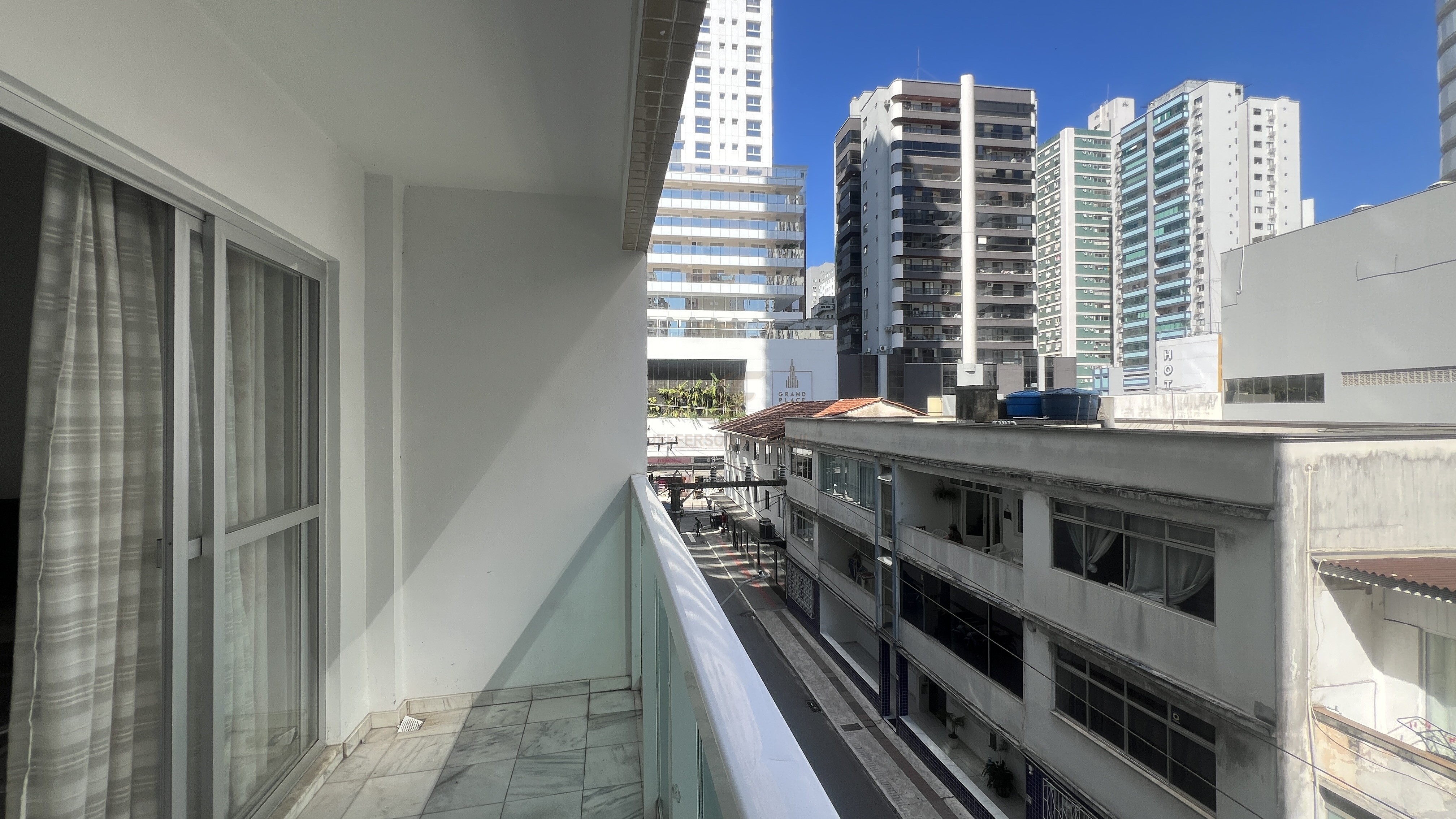 APARTAMENTO a 50 metros da AV Brasil 1 Suíte + 2 Dormitórios