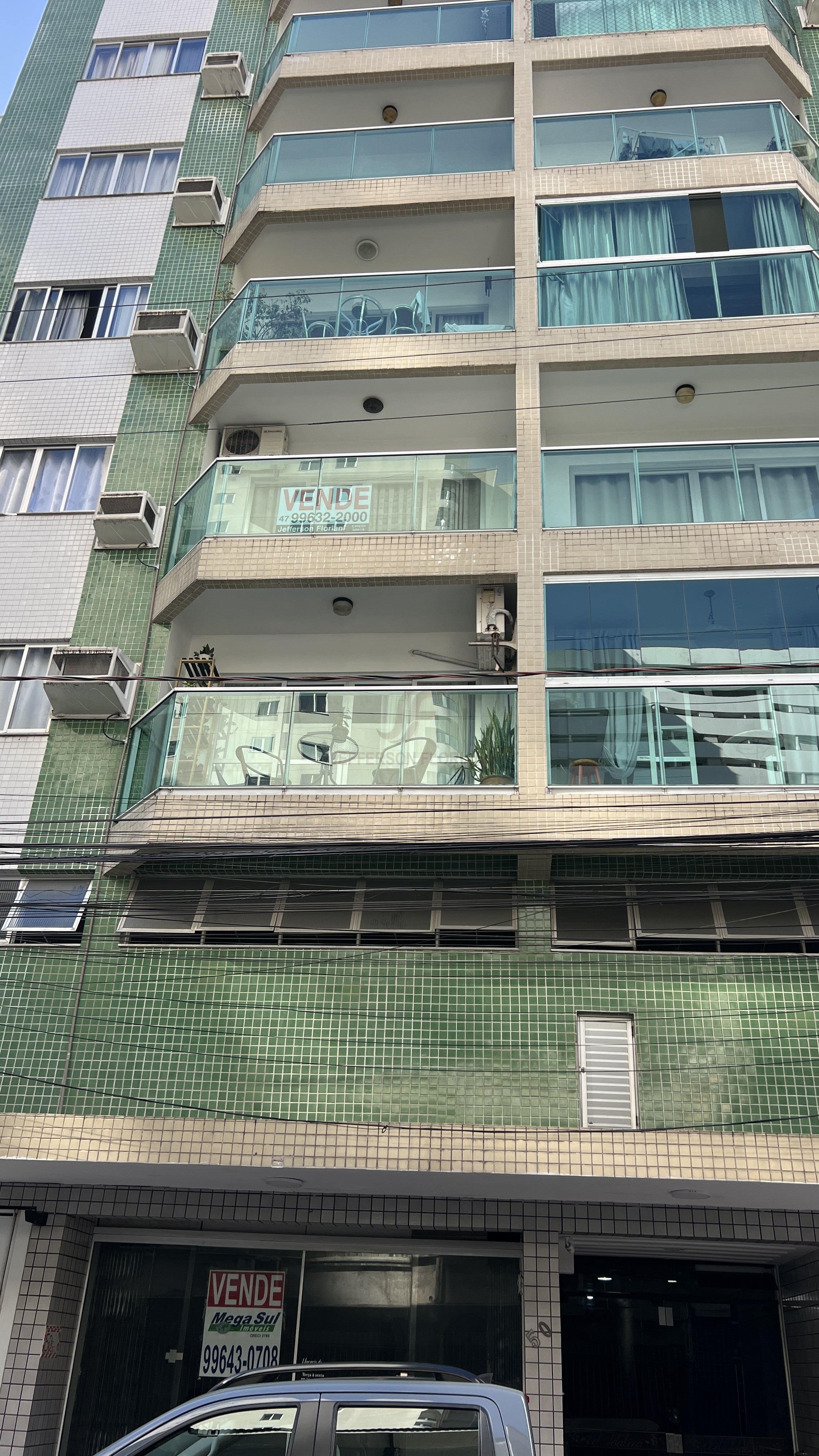 APARTAMENTO a 50 metros da AV Brasil 1 Suíte + 2 Dormitórios