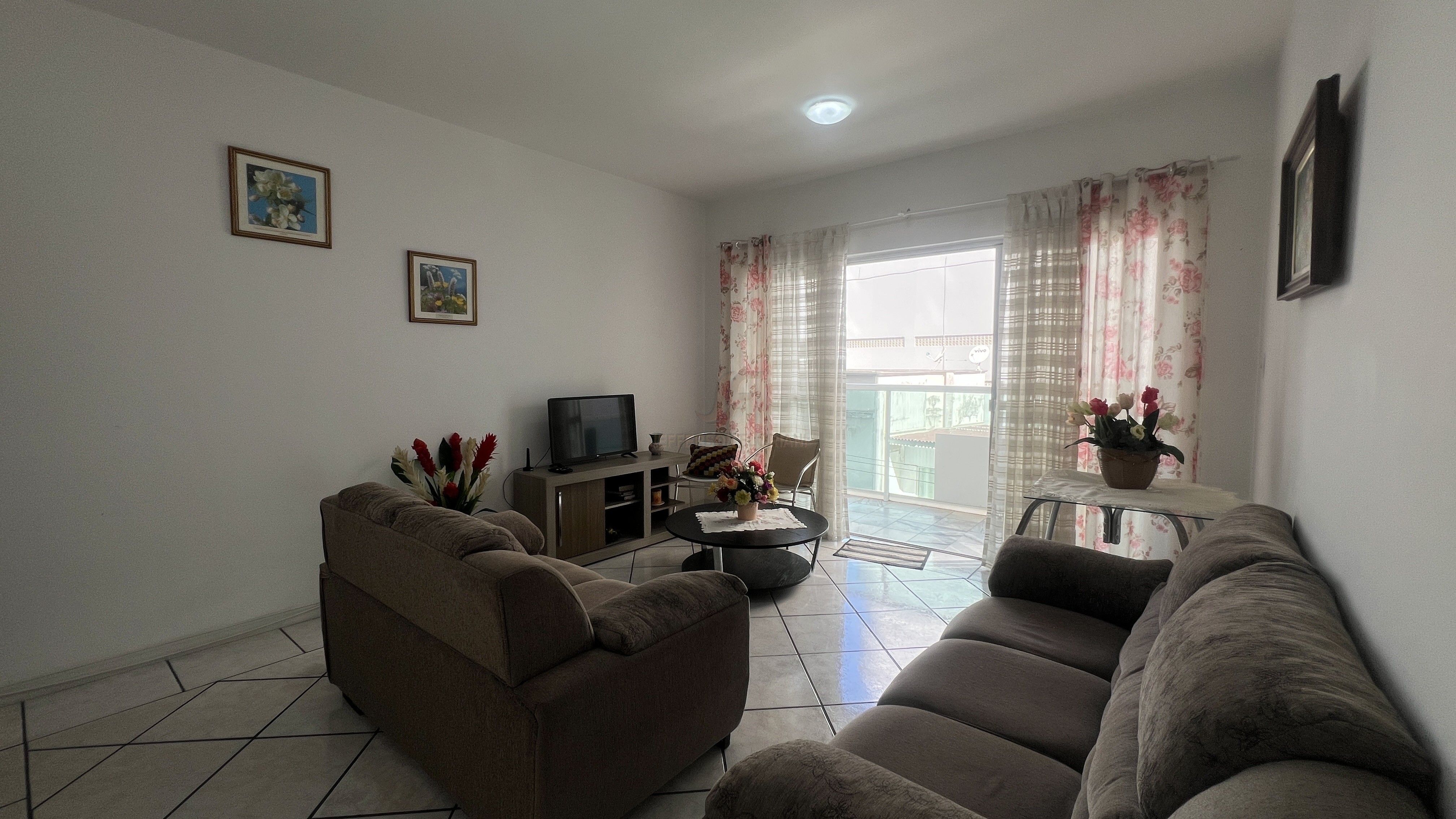 APARTAMENTO a 50 metros da AV Brasil 1 Suíte + 2 Dormitórios