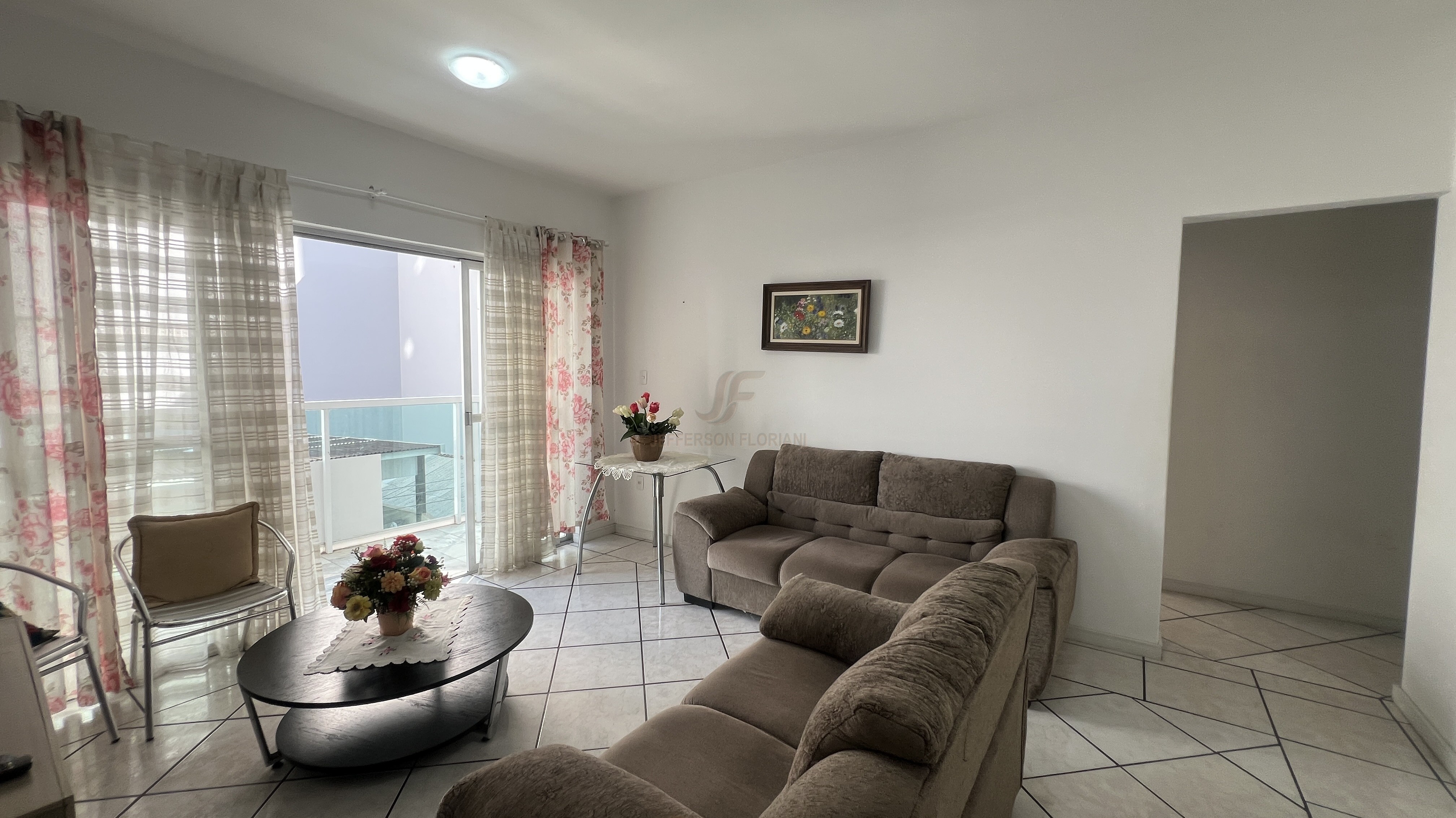 APARTAMENTO a 50 metros da AV Brasil 1 Suíte + 2 Dormitórios