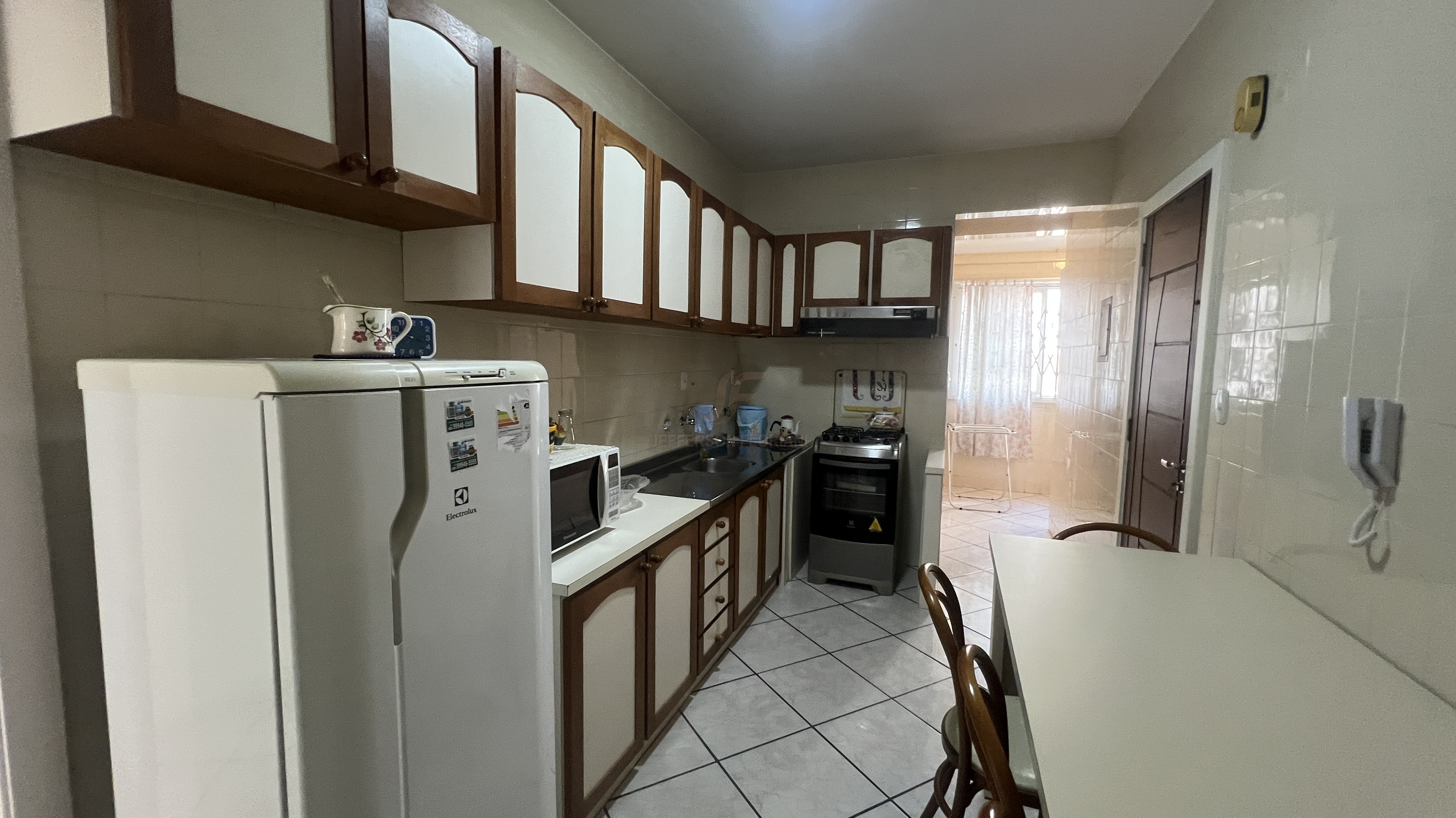 APARTAMENTO a 50 metros da AV Brasil 1 Suíte + 2 Dormitórios