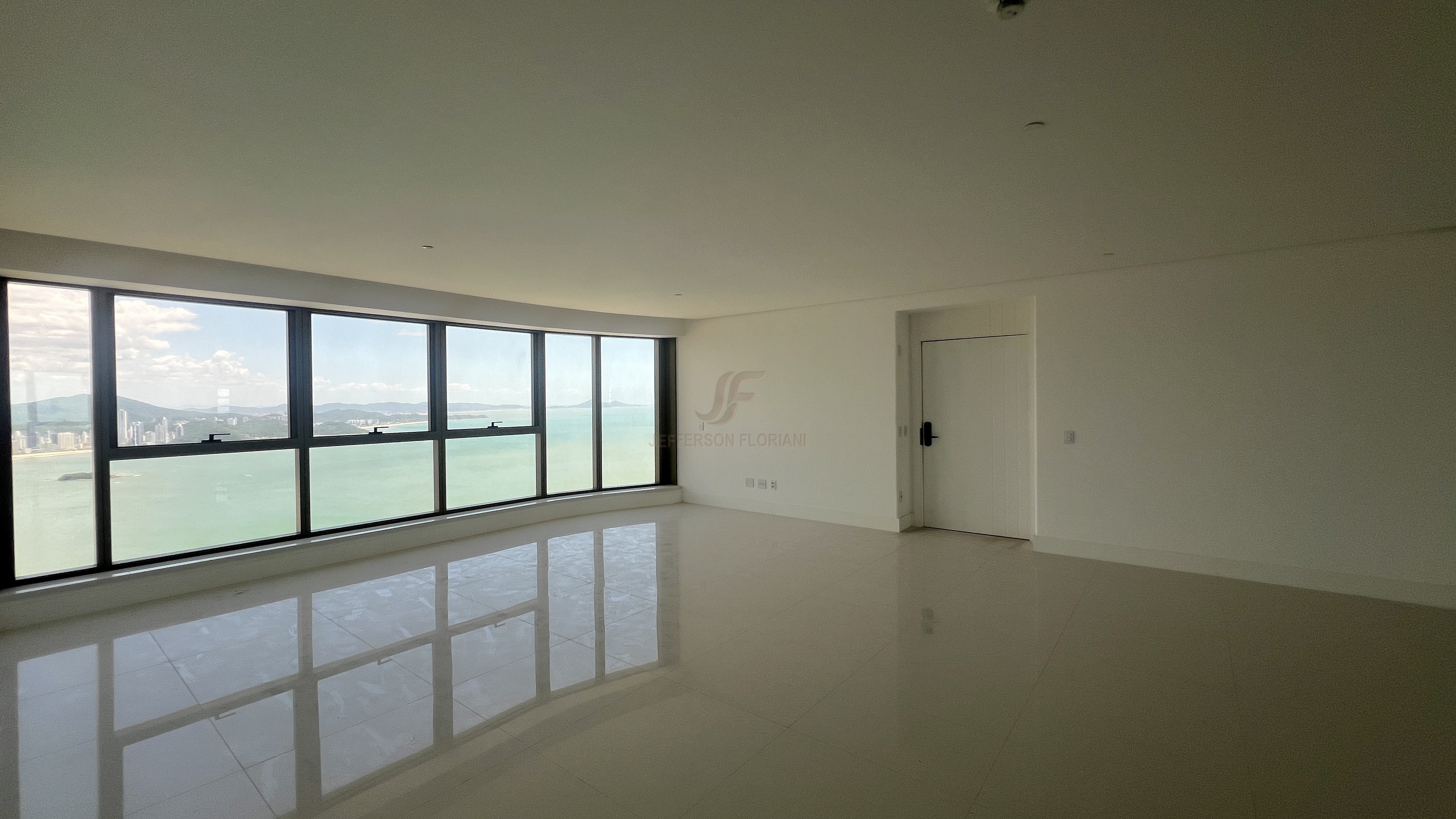 Apartamento 4 suítes para Venda no bairro Centro em Balneário Camboriú