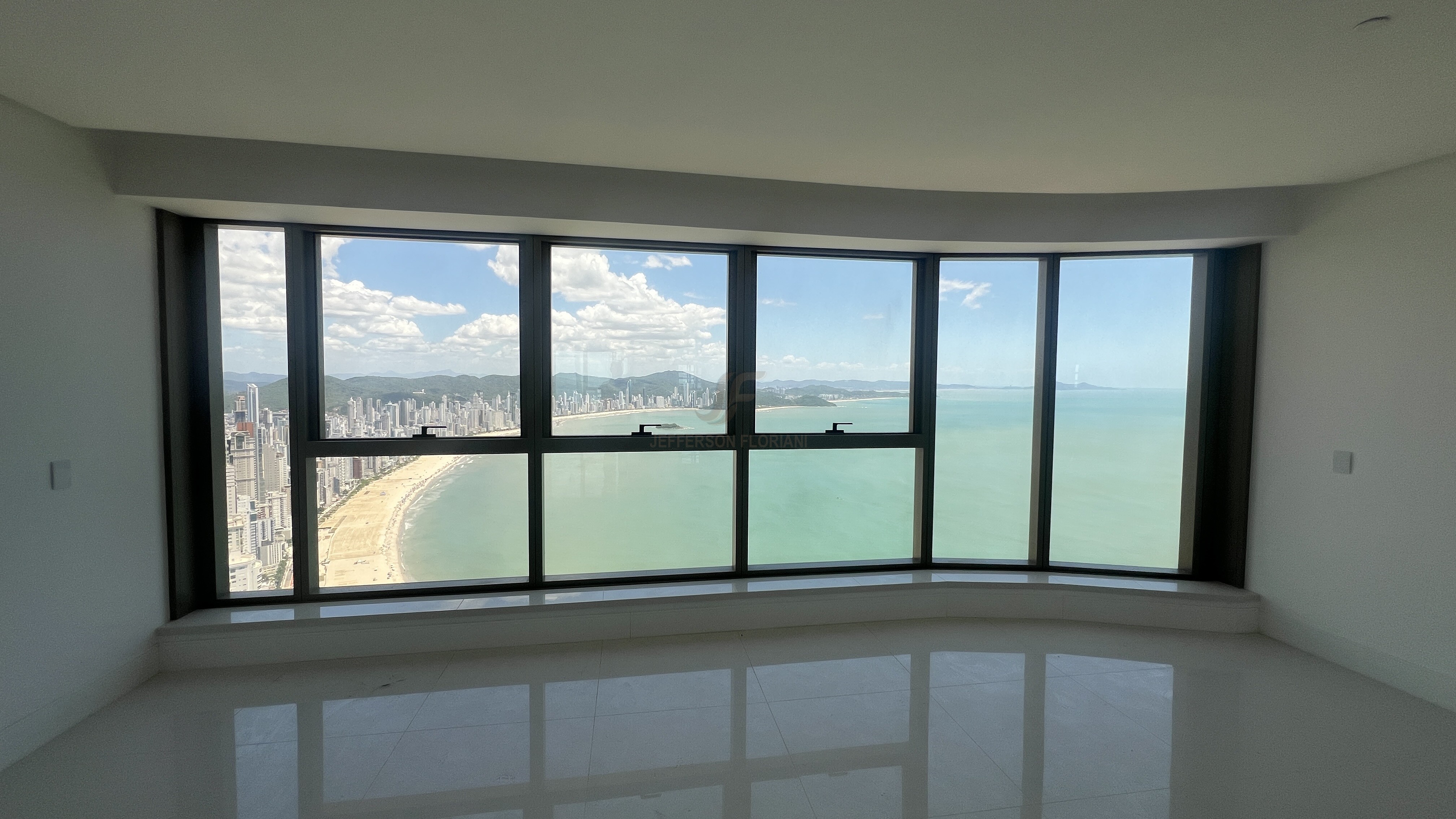 Apartamento 4 suítes para Venda no bairro Centro em Balneário Camboriú