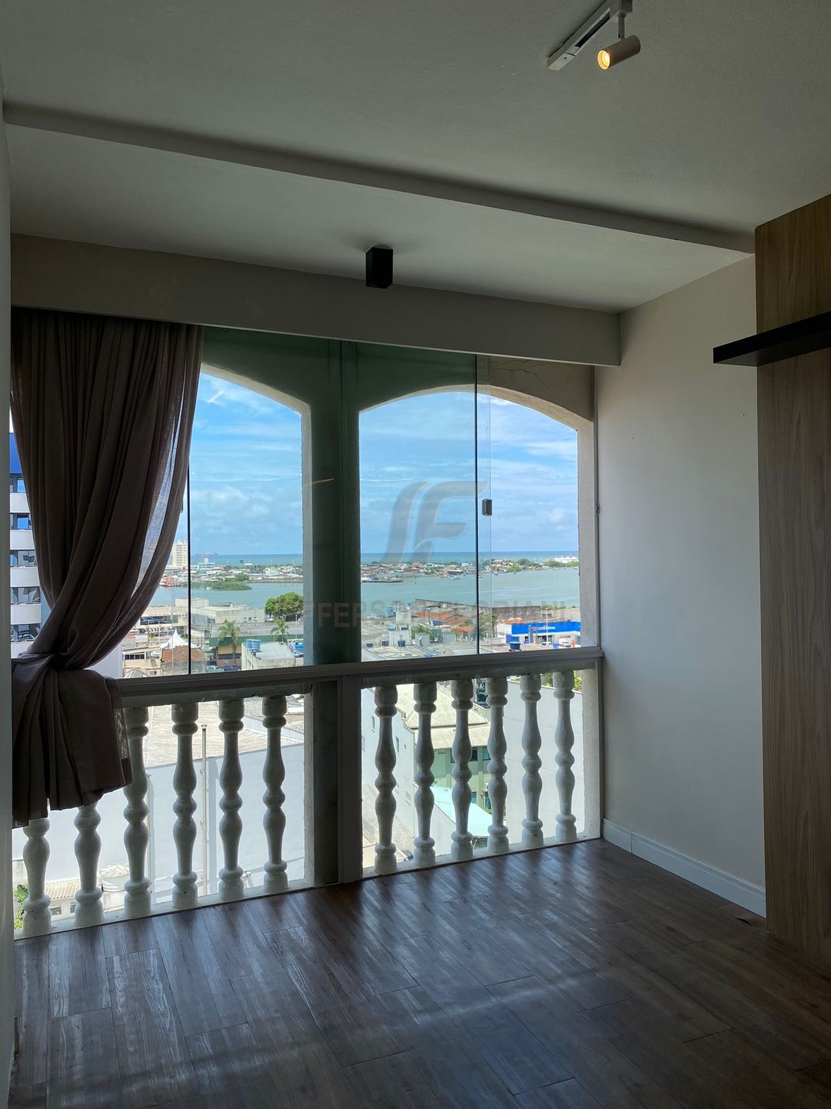 Um achado no centro de Itajai 2 dormitórios por R$ 560.000,00