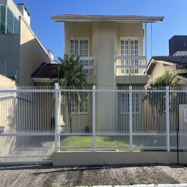 Linda Casa Averbada Bairro Dom Bosco 1 Suíte + 2 Dormitórios