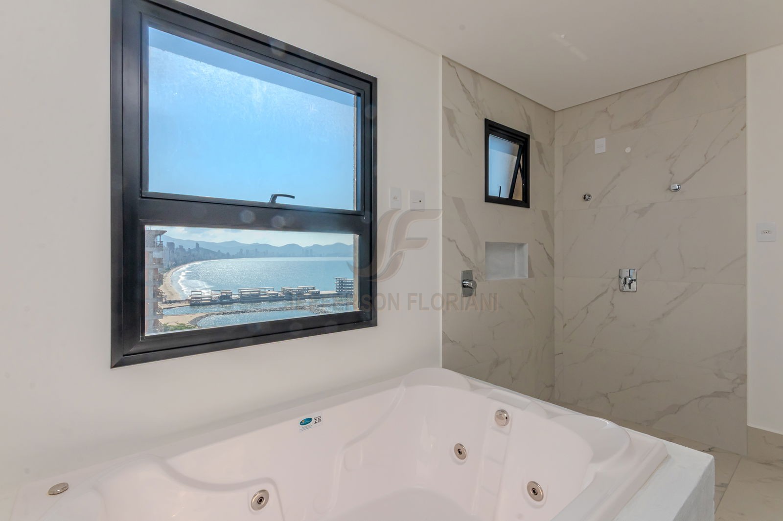 Porto Belo Vista Definitiva 4 Suítes + 3 Vagas