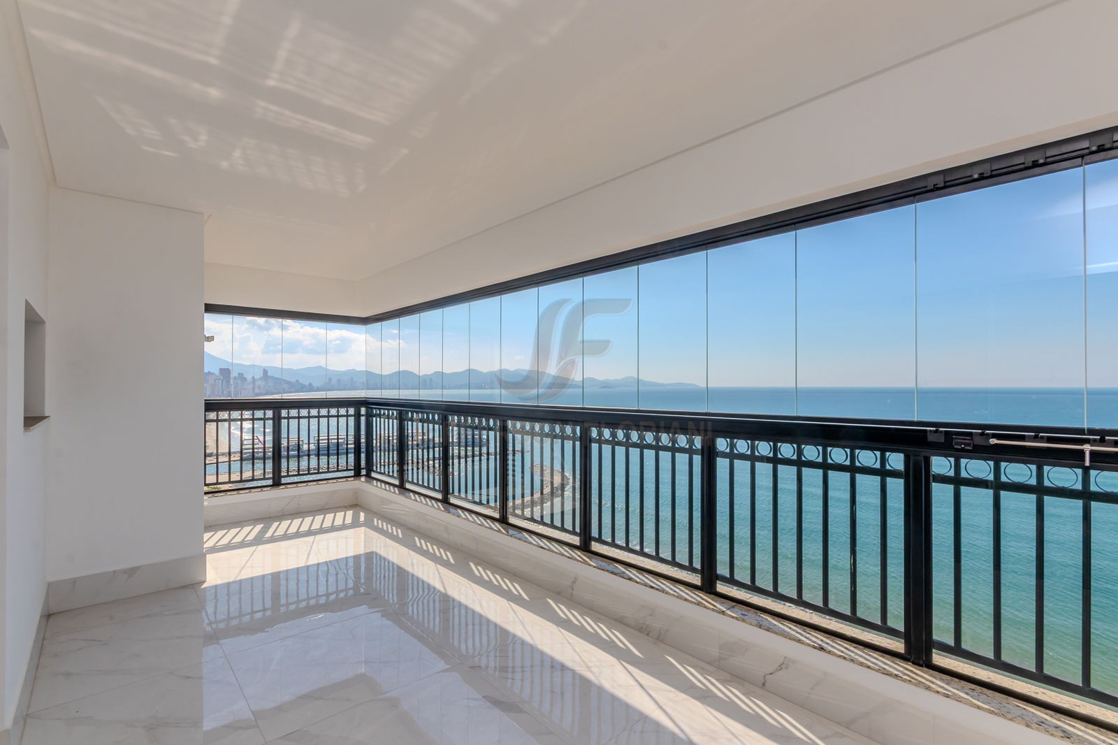 Porto Belo Vista Definitiva 4 Suítes + 3 Vagas