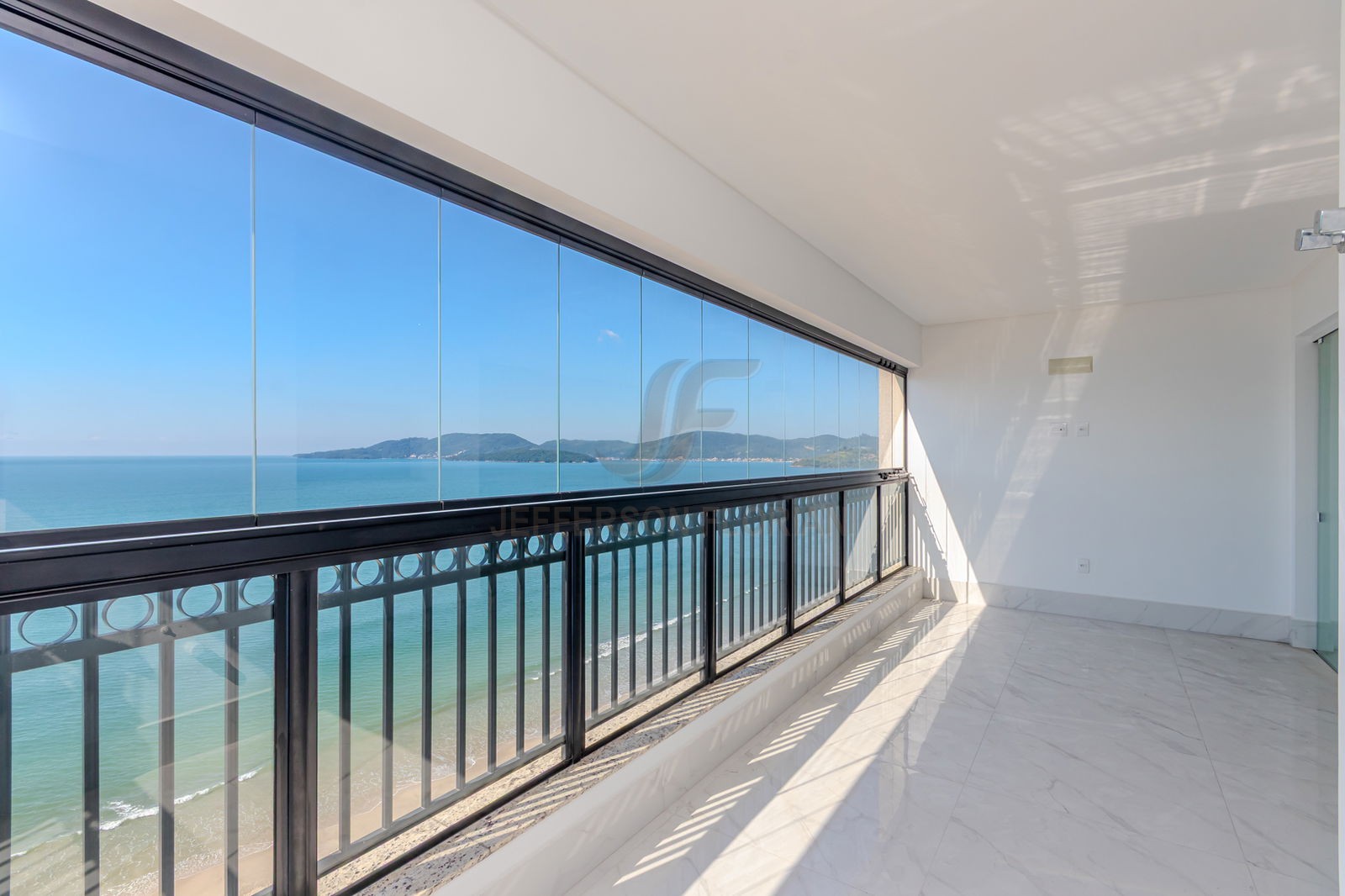 Porto Belo Vista Definitiva 4 Suítes + 3 Vagas