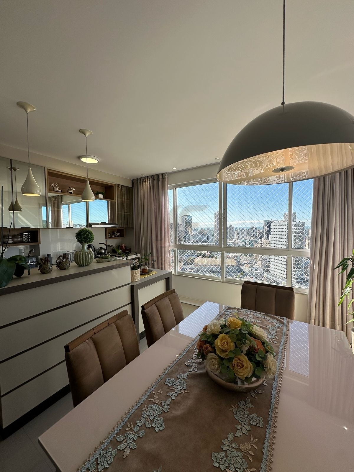 2 Suítes no Centro de Itajaí pertinho da Igreja Matriz