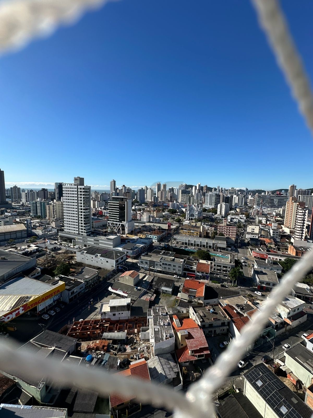2 Suítes no Centro de Itajaí pertinho da Igreja Matriz