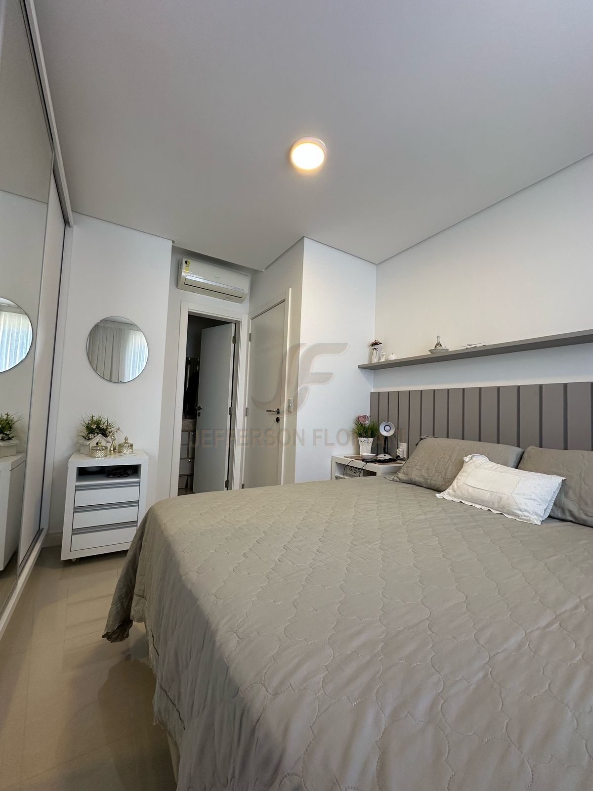 2 Suítes no Centro de Itajaí pertinho da Igreja Matriz