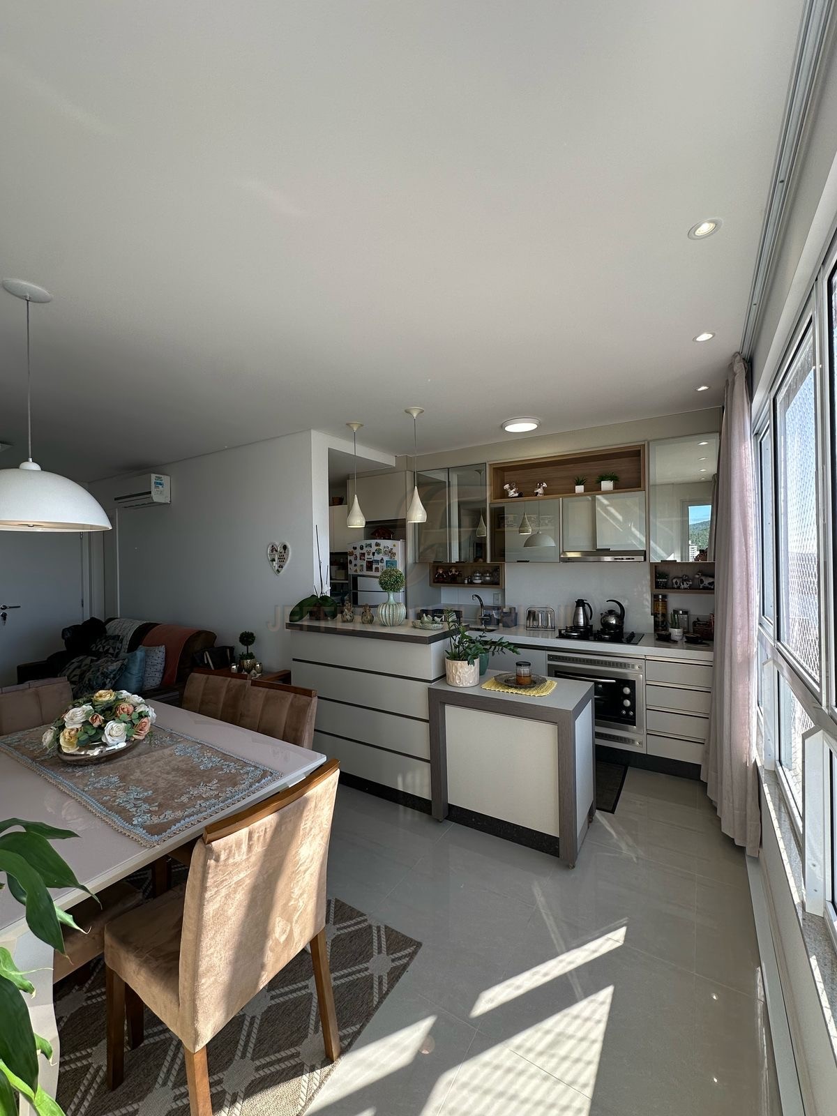 2 Suítes no Centro de Itajaí pertinho da Igreja Matriz