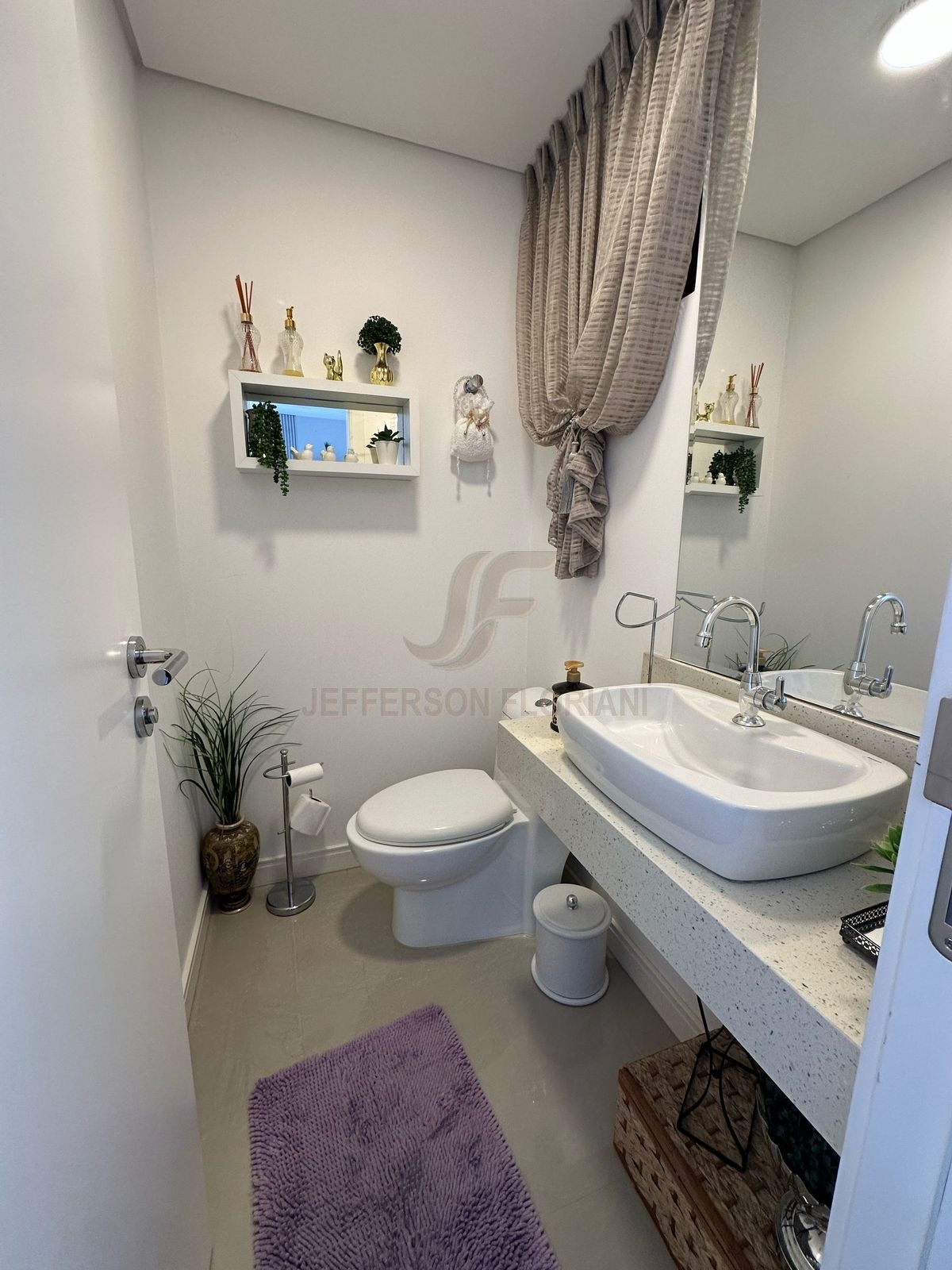 2 Suítes no Centro de Itajaí pertinho da Igreja Matriz