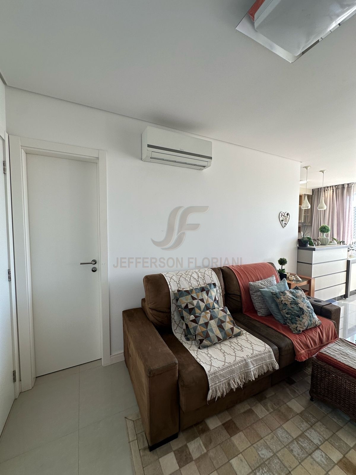 2 Suítes no Centro de Itajaí pertinho da Igreja Matriz