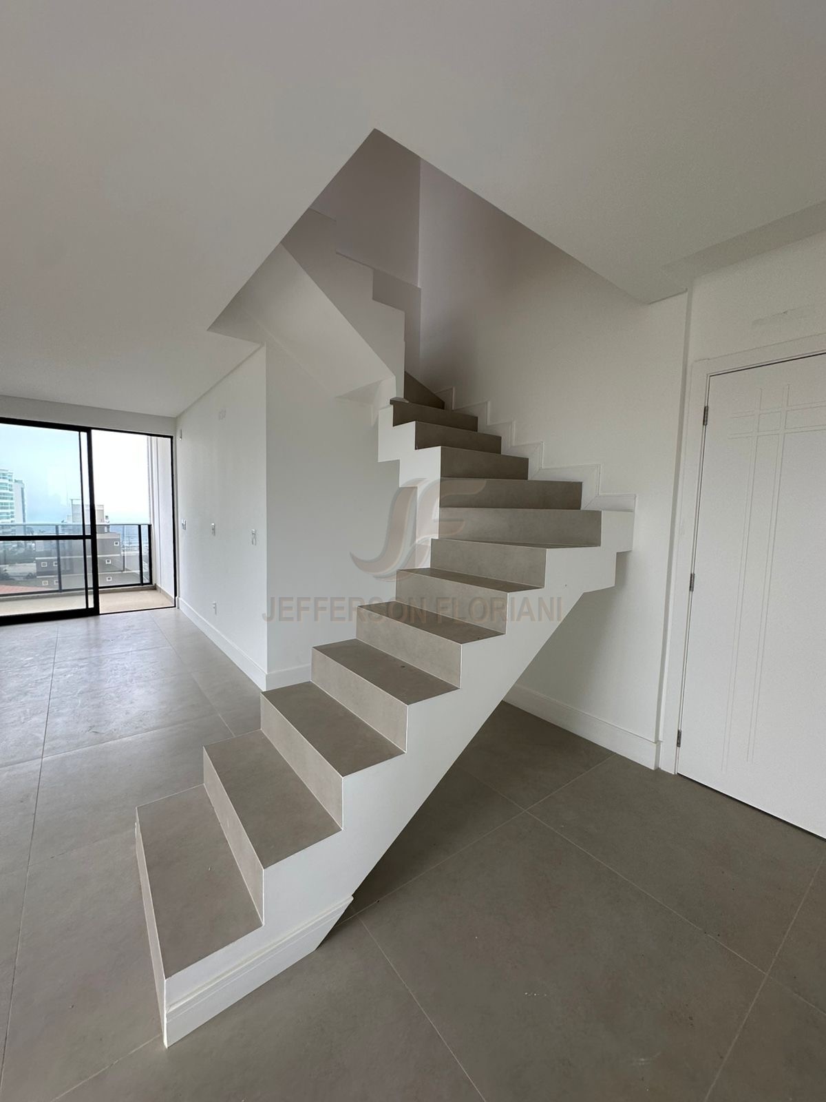 Duplex 3 Suítes na Brava em Itajaí a apenas 250 metros do mar