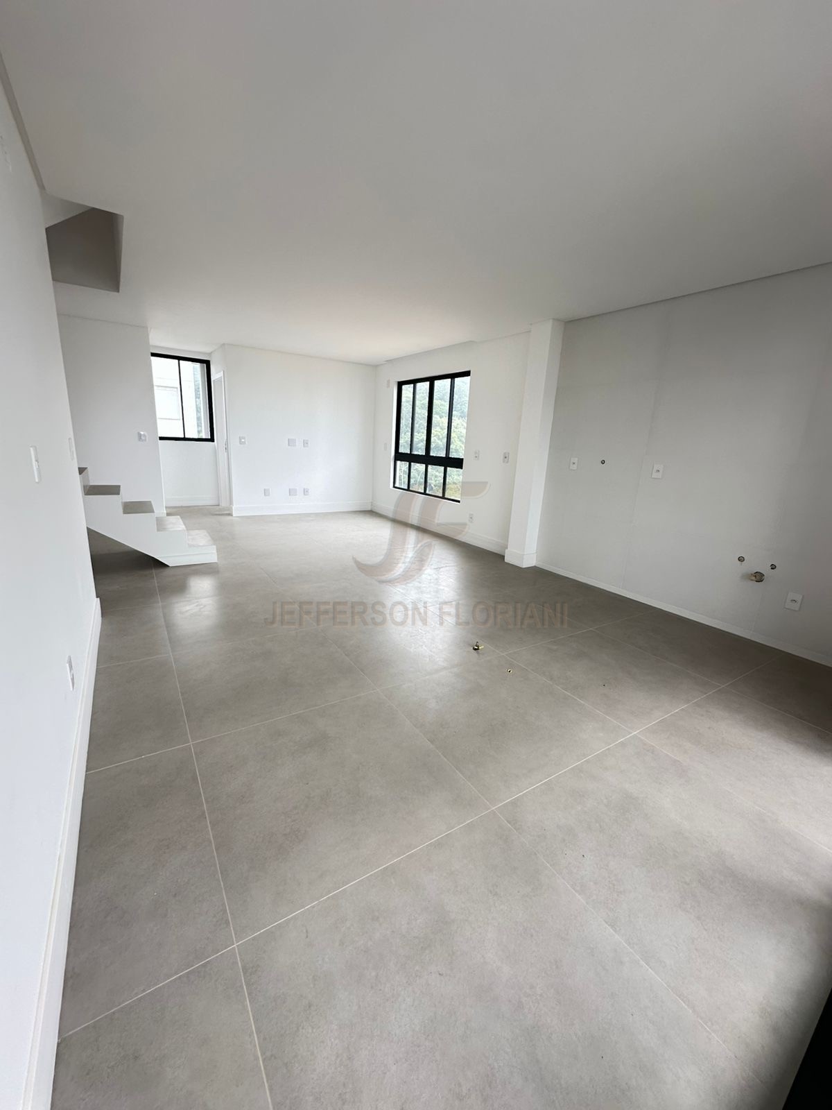 Duplex 3 Suítes na Brava em Itajaí a apenas 250 metros do mar